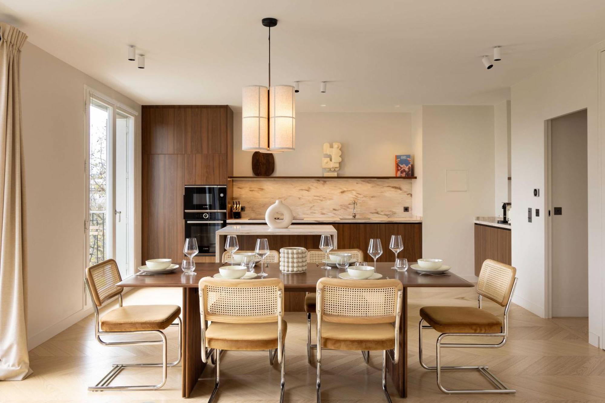Appartement Spacious - 3br-8p - Eiffel Tower Parijs